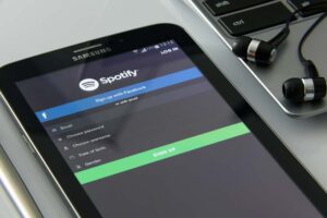 Mercado de Spotify cae mientras crecen los suscriptores